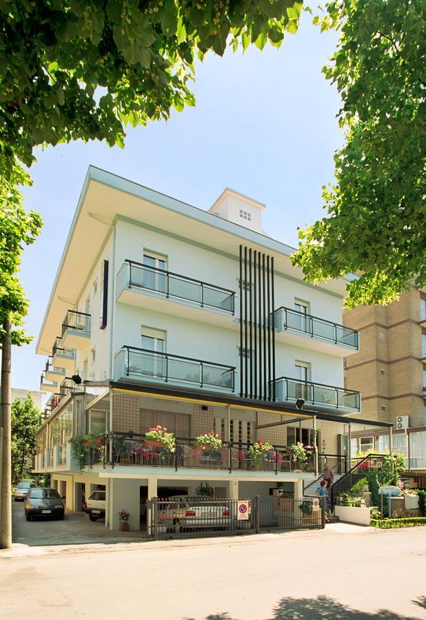 Hotel Latini Rimini Bagian luar foto