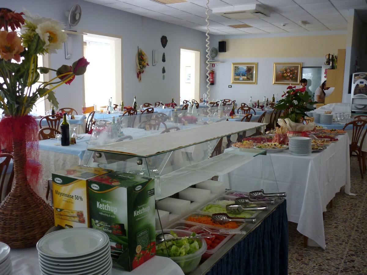 Hotel Latini Rimini Bagian luar foto