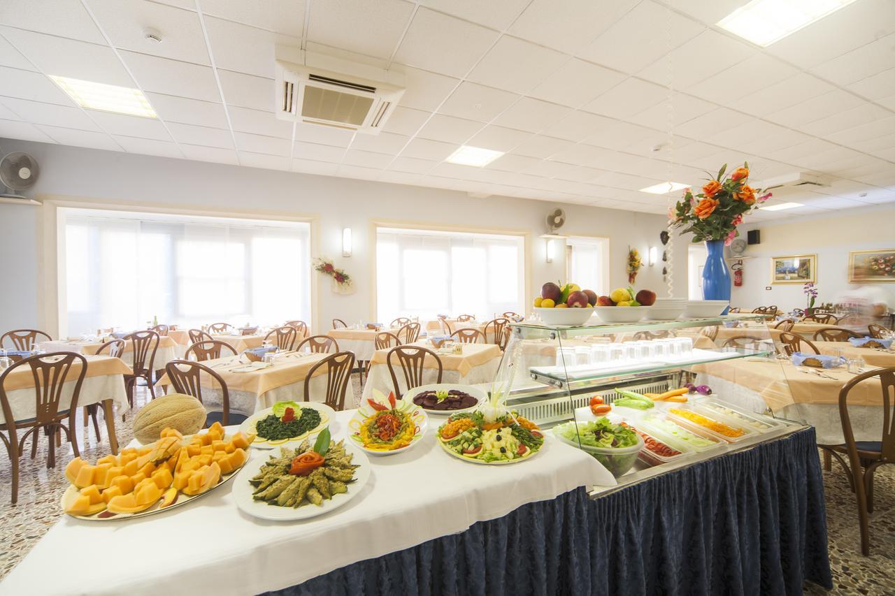 Hotel Latini Rimini Bagian luar foto